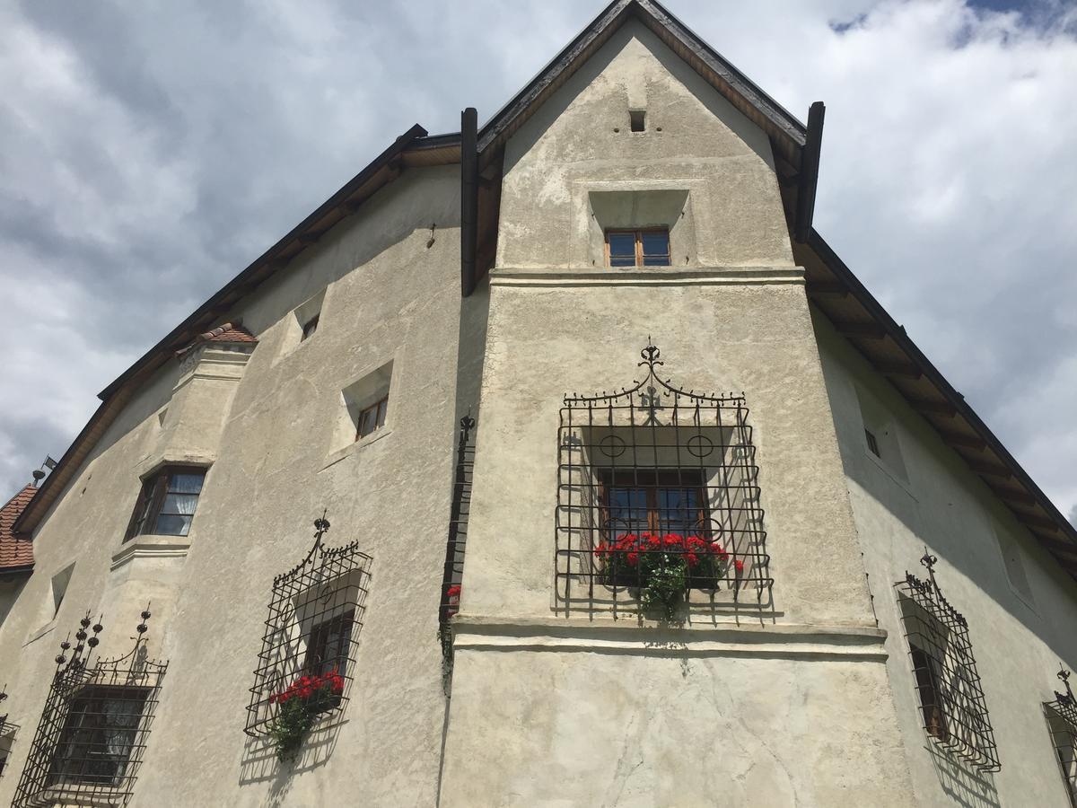 Ansitz Heufler Hotel Rasun di Sopra Exterior photo